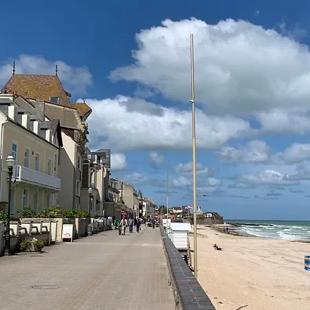 Saint-aubin-sur-mer: Bel Traversant Appartement